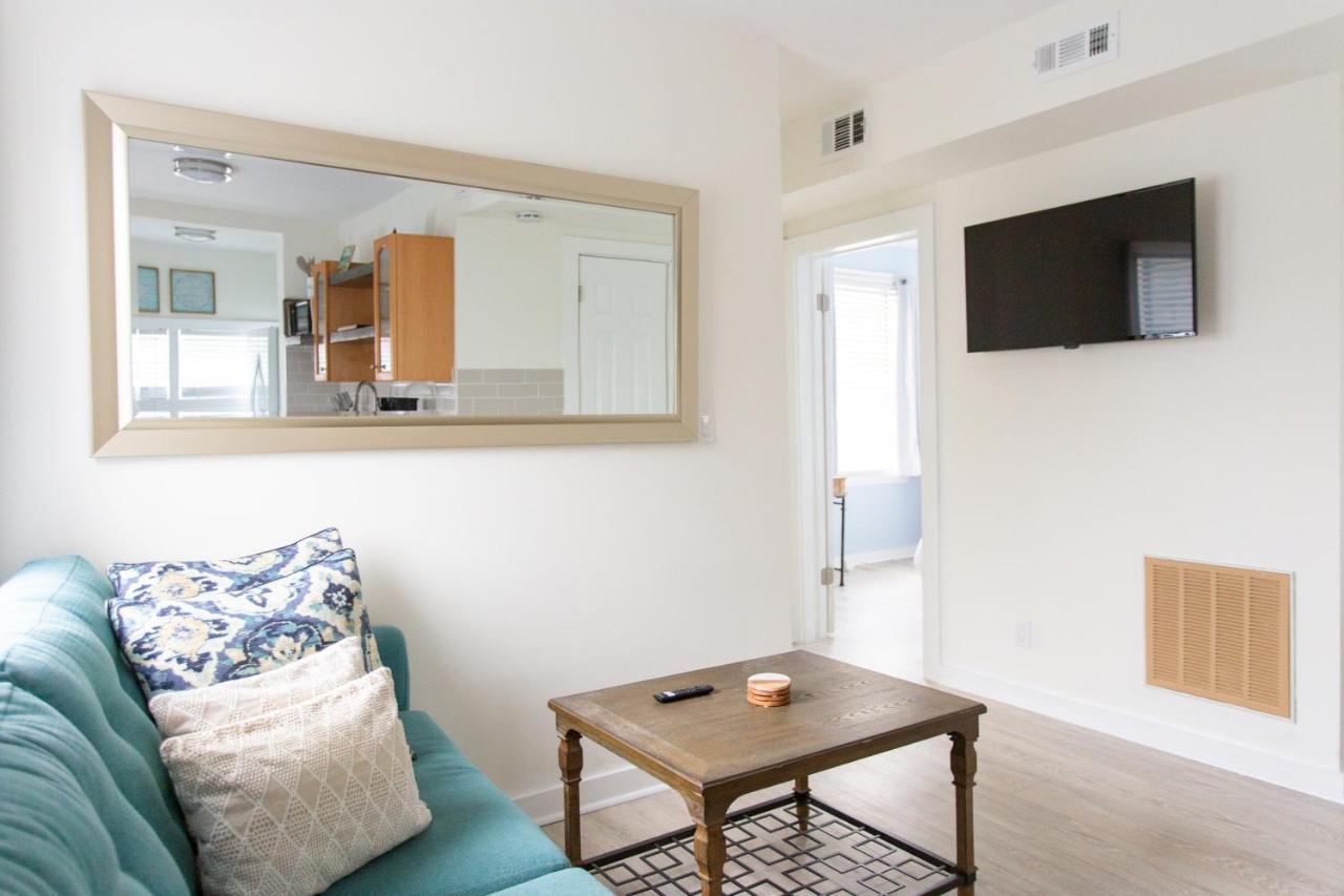 Central & Comfortable Home Walk To The Beach! Джаксънвил Бийч Екстериор снимка