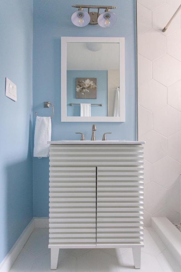 Central & Comfortable Home Walk To The Beach! Джаксънвил Бийч Екстериор снимка